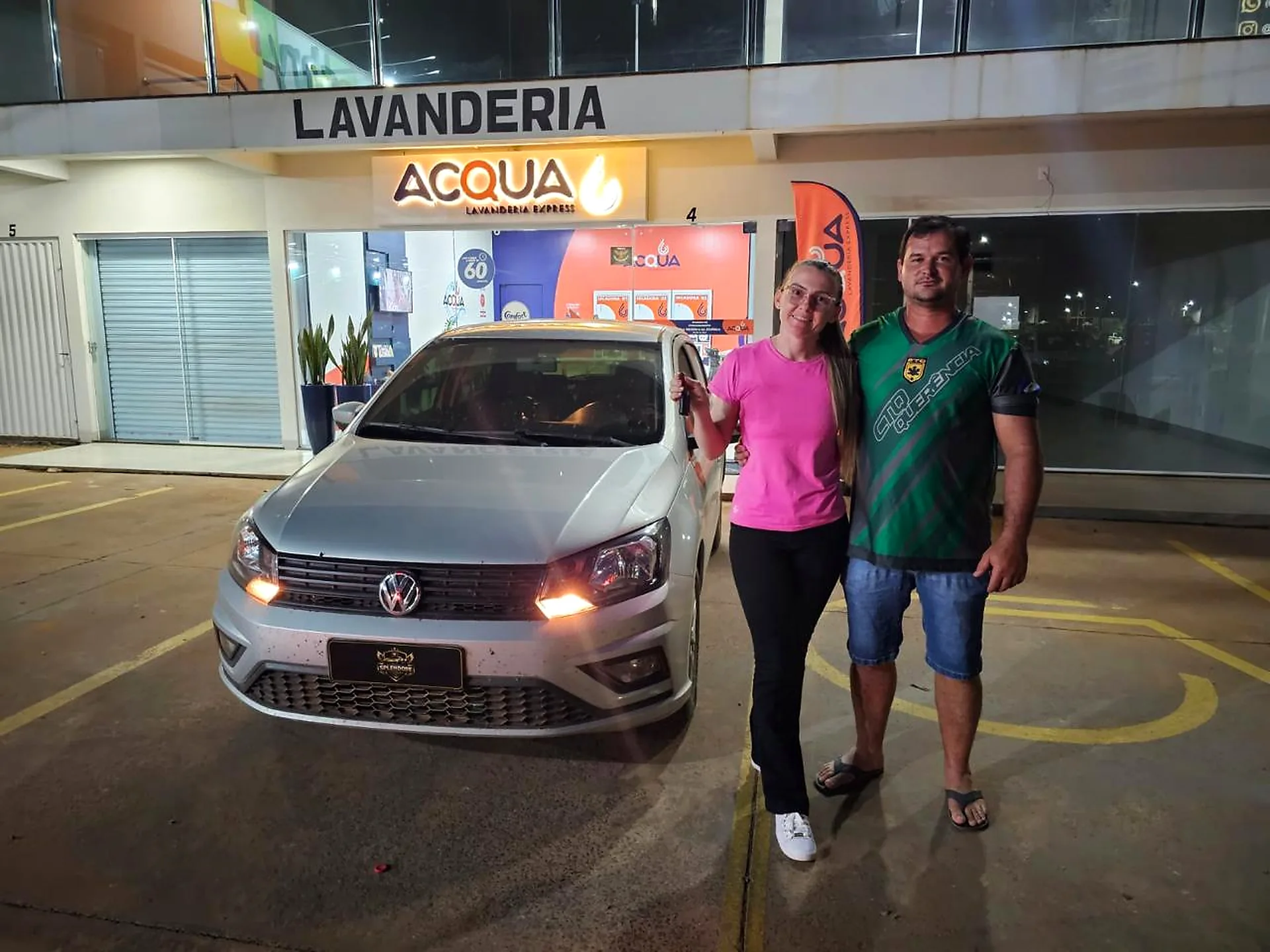 Cliente recebendo o veículo na Splendore